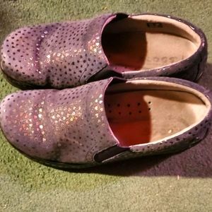 Navy Blue Heart Klogs